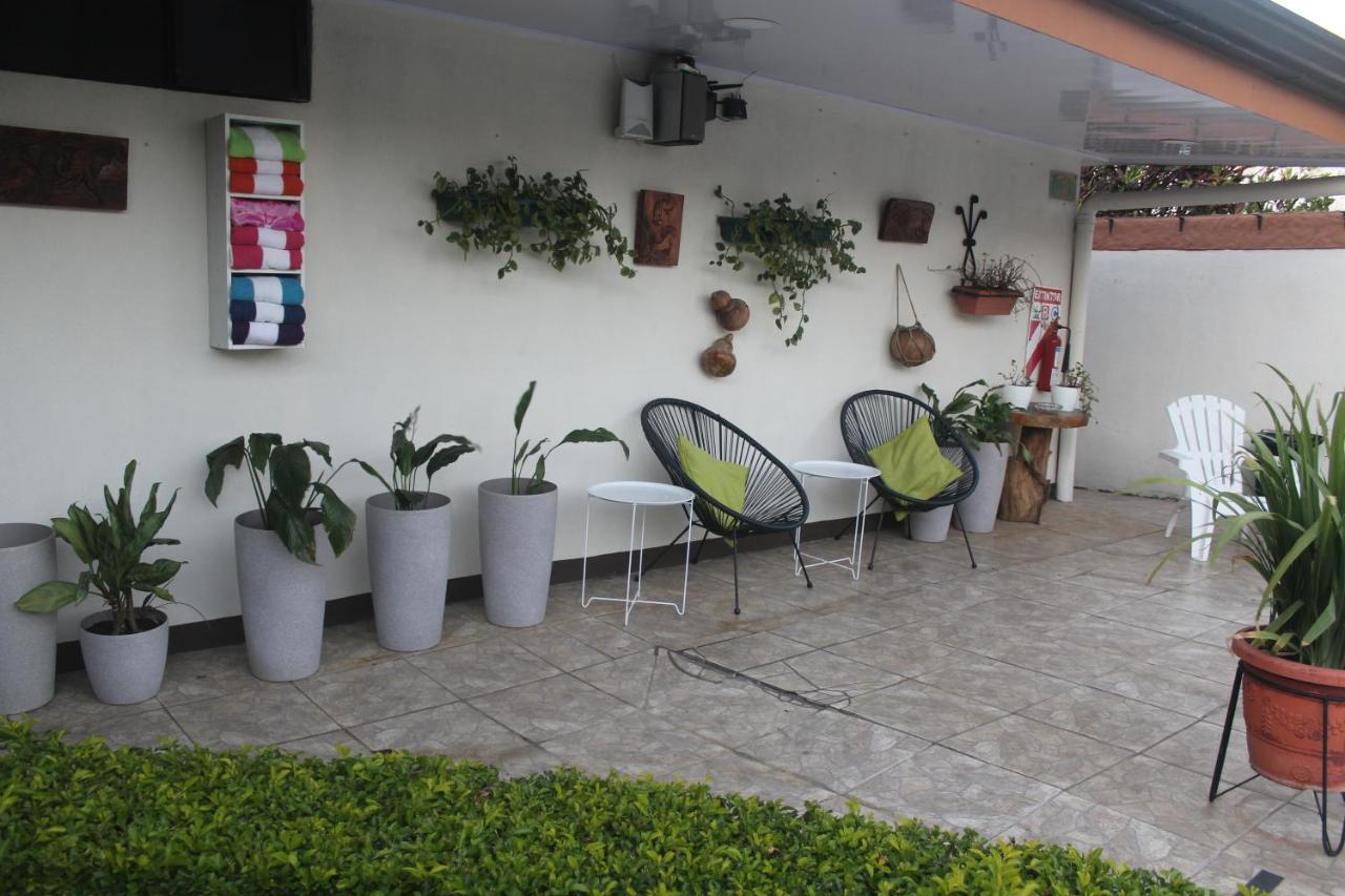 Berlor Airport Inn Rio Segundo Exterior photo