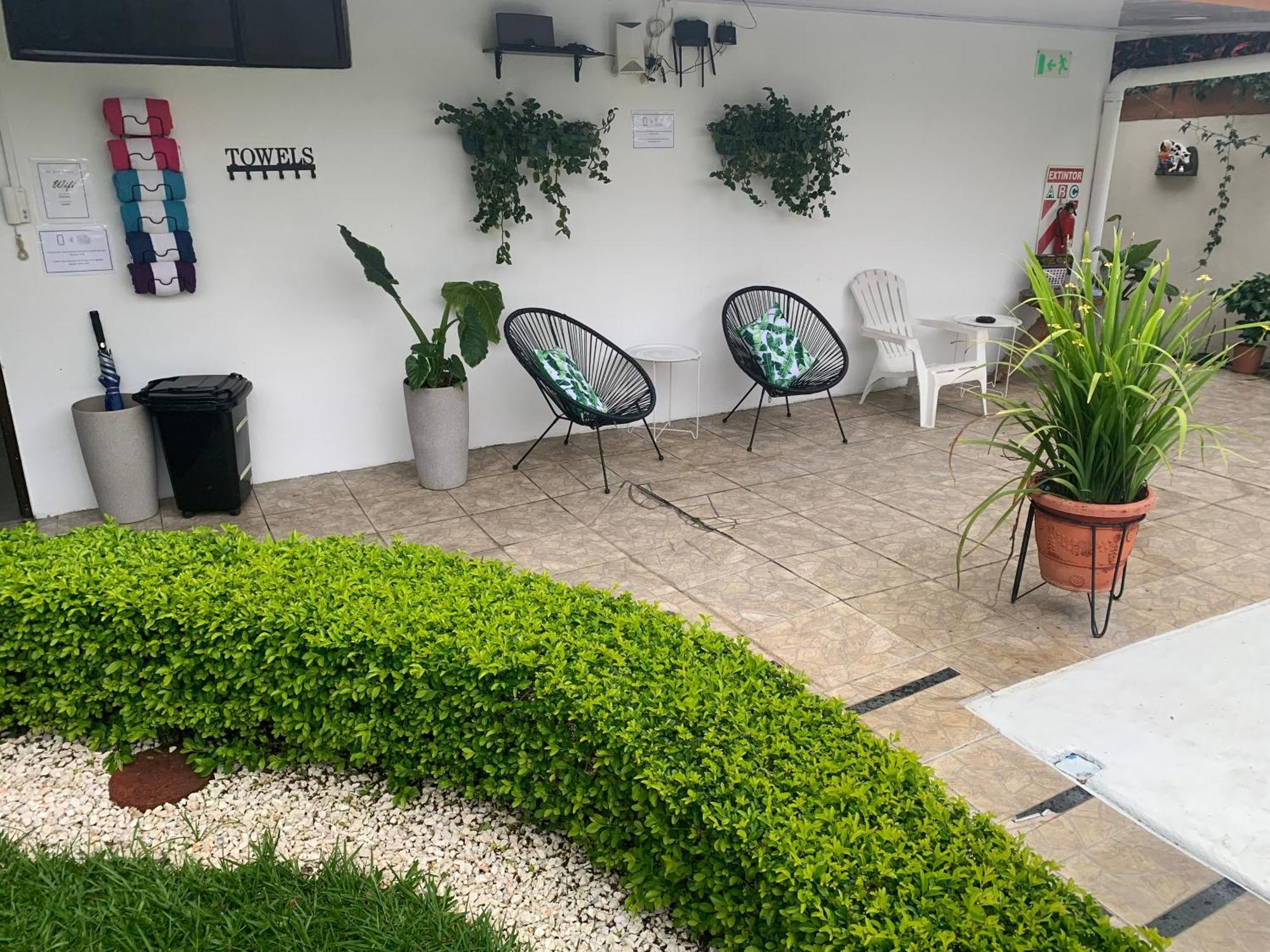 Berlor Airport Inn Rio Segundo Exterior photo